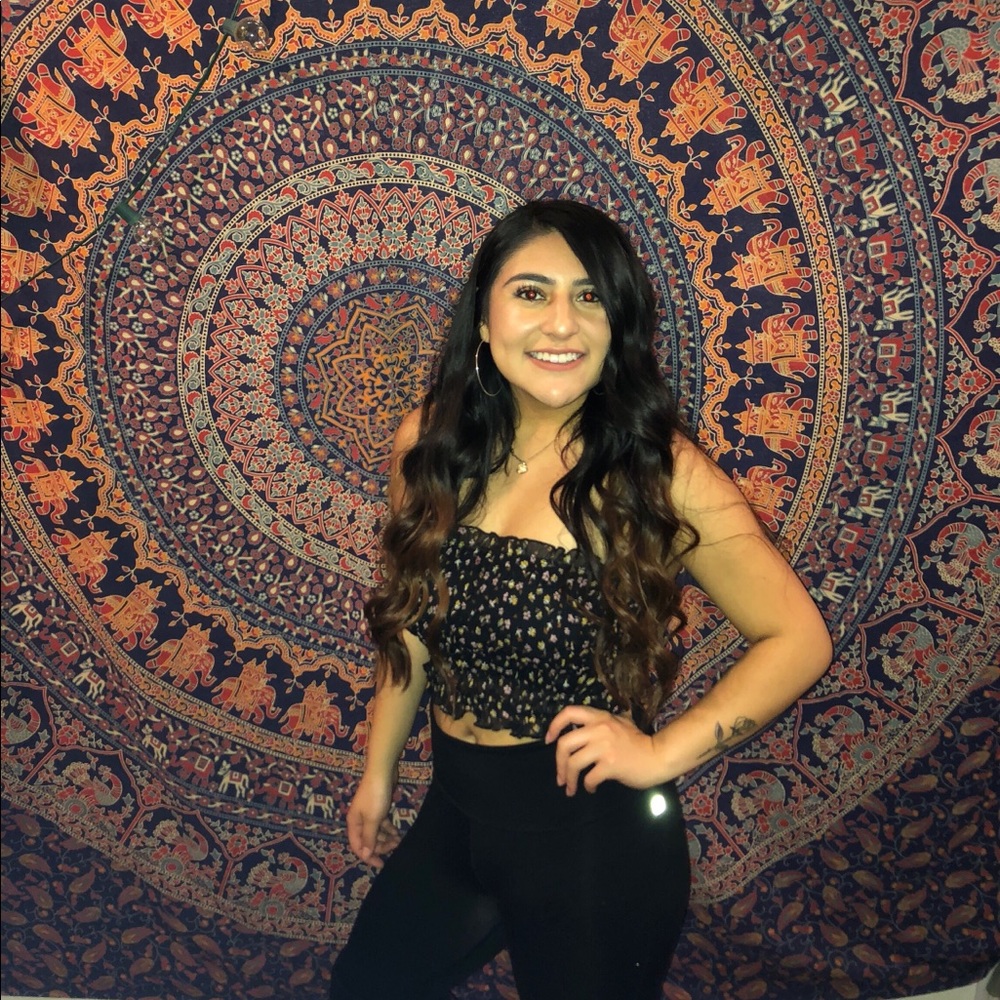 Meet your Posher, Yolanda